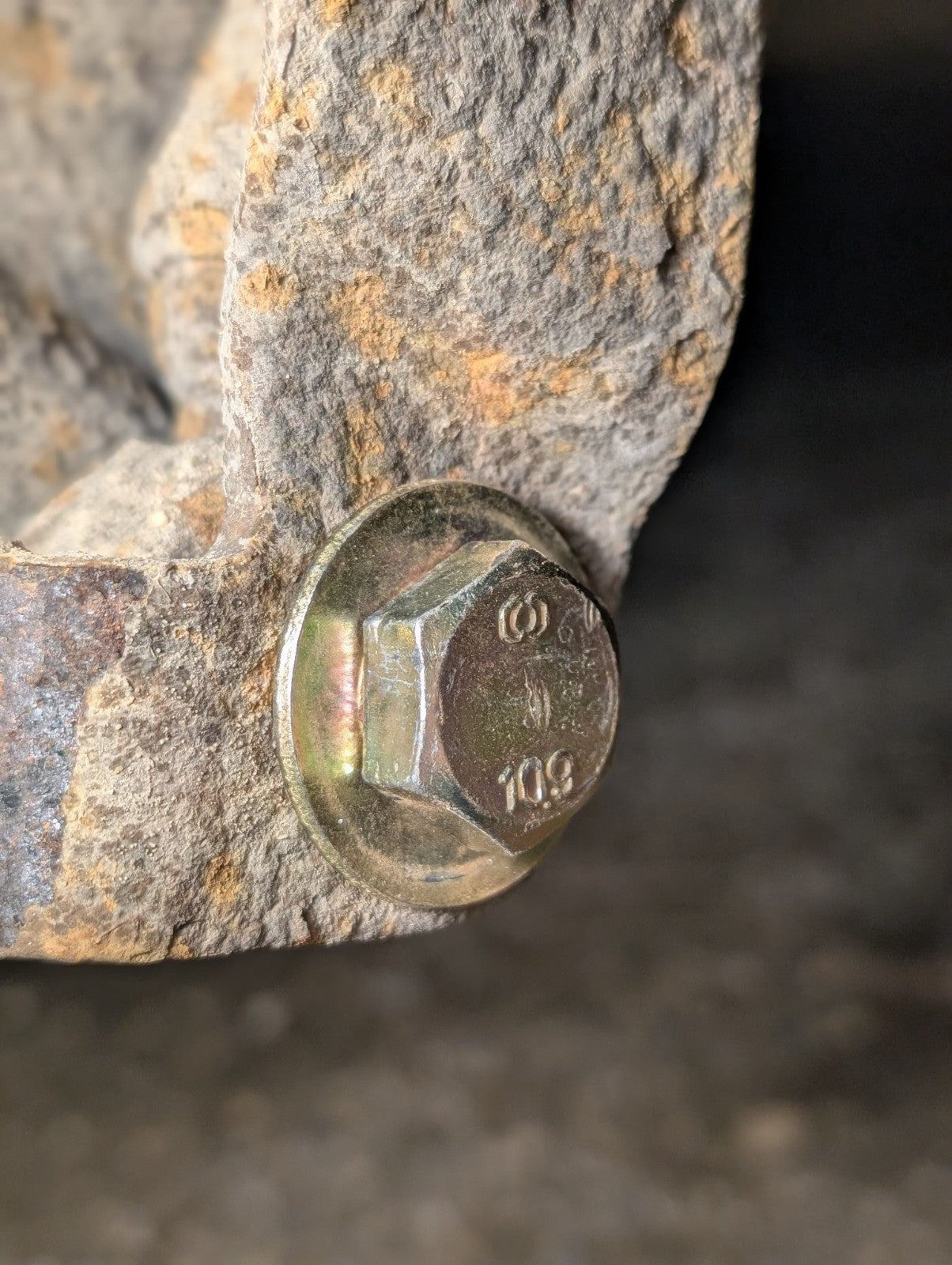 99-19 Chevy/GMC Sierra 1500 2500 3500 Upper & Lower Rear Shock Bolts Metric 10.9