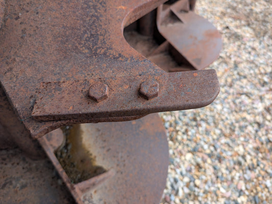 Why Do Manure Spreader Hammers, Paddles & Beater Teeth Wear Out?
