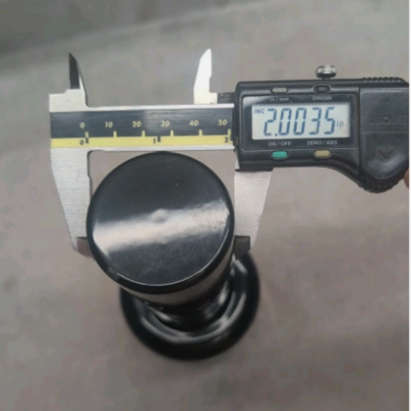 Auger Adapter 2-9/16 Inch Round Unit Female to 2 Inch Round Bit Male