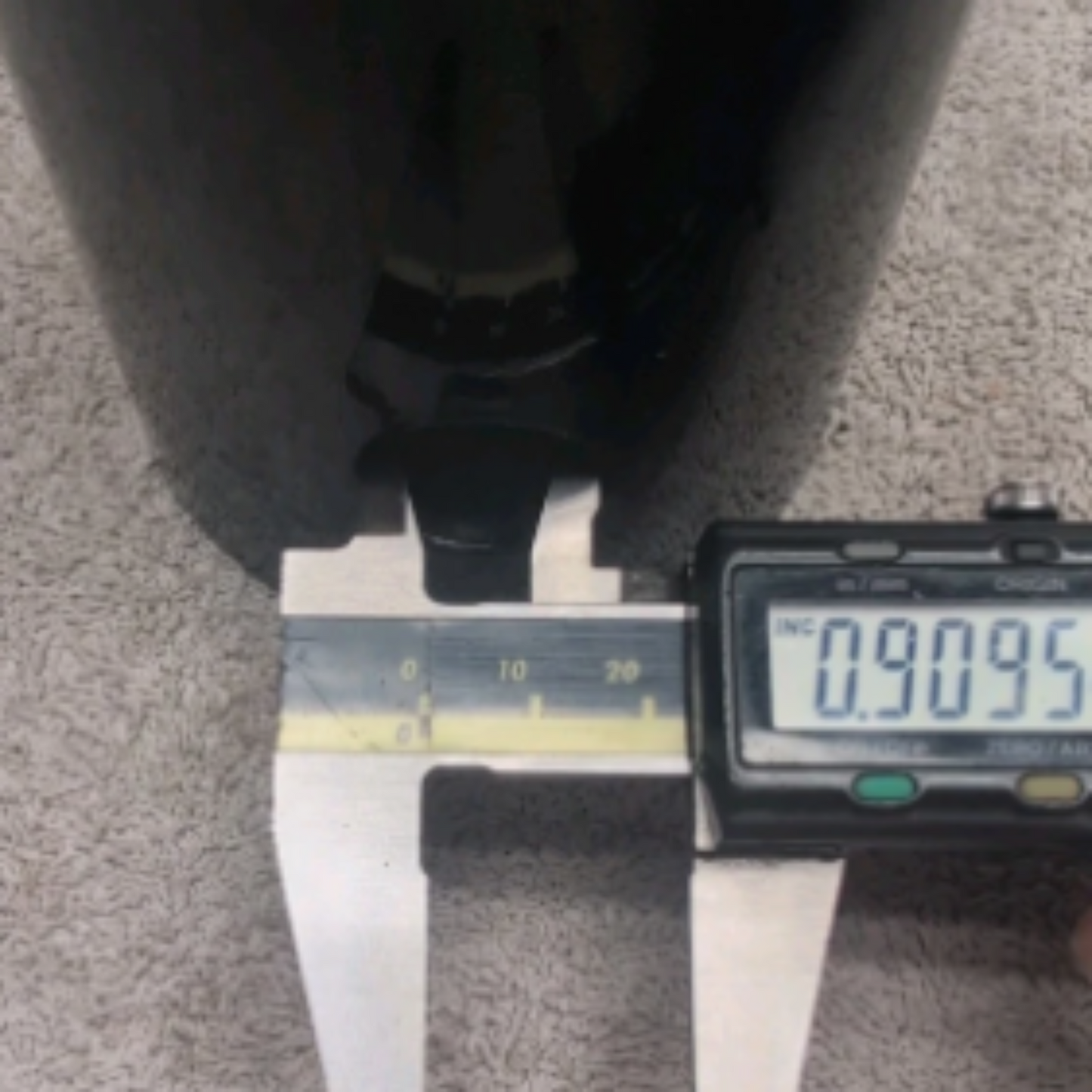 Auger Adapter 2-9/16 Inch Round Unit Female to 2 Inch Round Bit Male